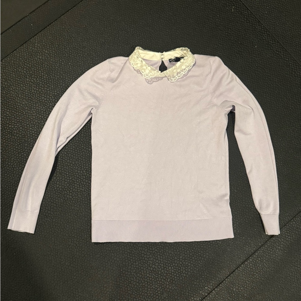 Cable & Gauge Light Purple Top with Lace Detail